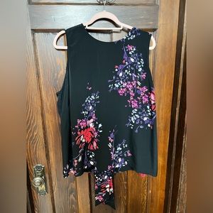 2X Black Floral Sleeveless Rachel Roy Top with back bow